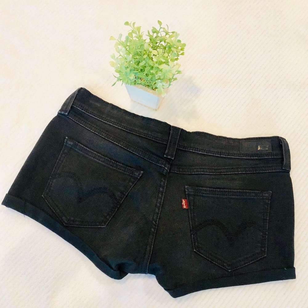 Black Levi’s Shorts 28 - Picture 2 of 4
